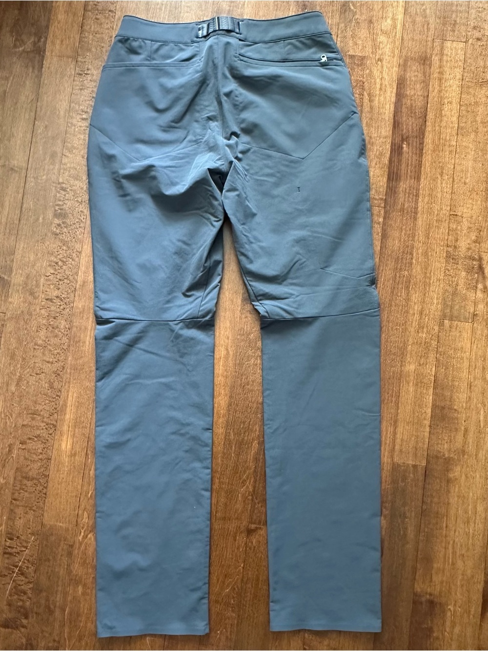 Women’s REI Co-op Semi Fitted Grey Belted Pants 8 - Picture 2 of 8